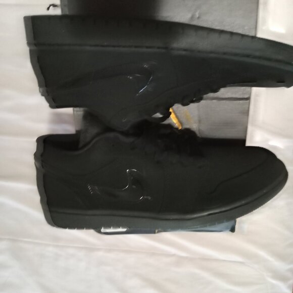 Jordan 1 Low Triple Black Suede 2019